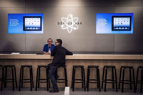 apple stores with genius bar.